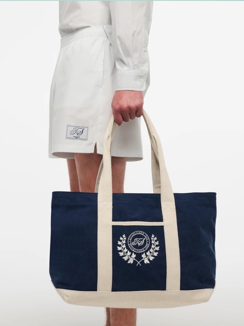 Taylor Swift Crest Washed Navy Beach Tote, NWT - Picture 3 of 9